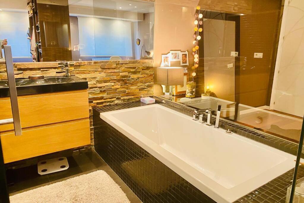 Apartamento Morrina Coruna-Galicia, 50M De La Playa 萨达 外观 照片